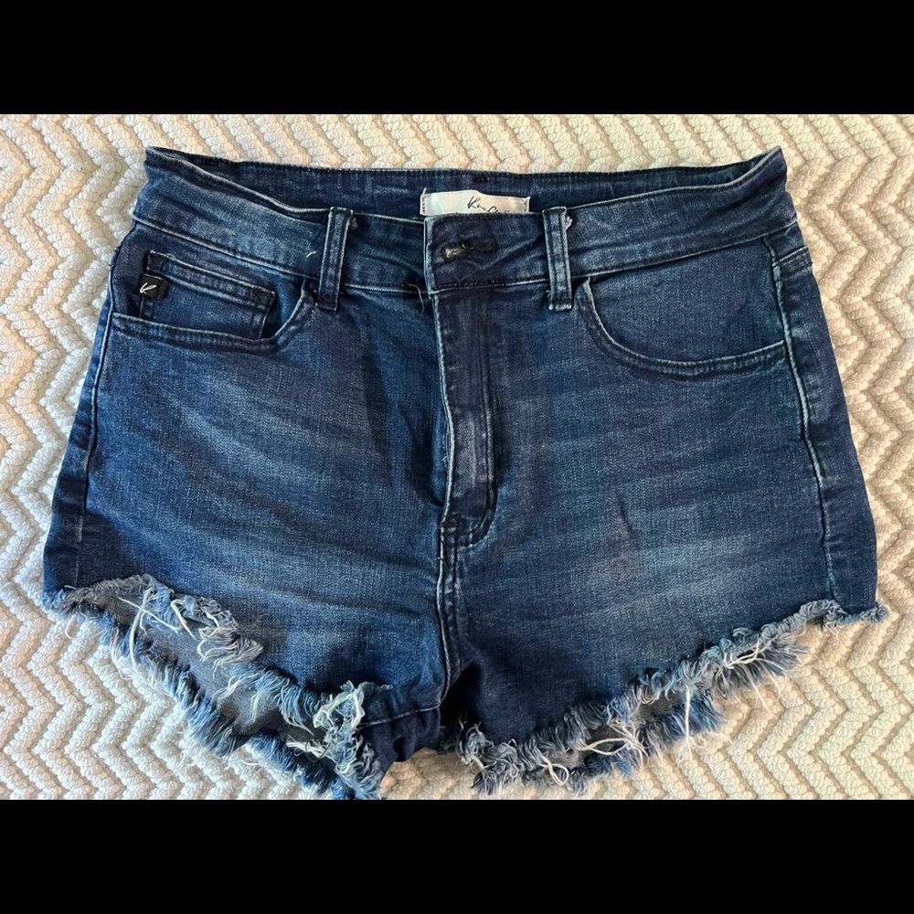 High Rise Frayed Shortie!